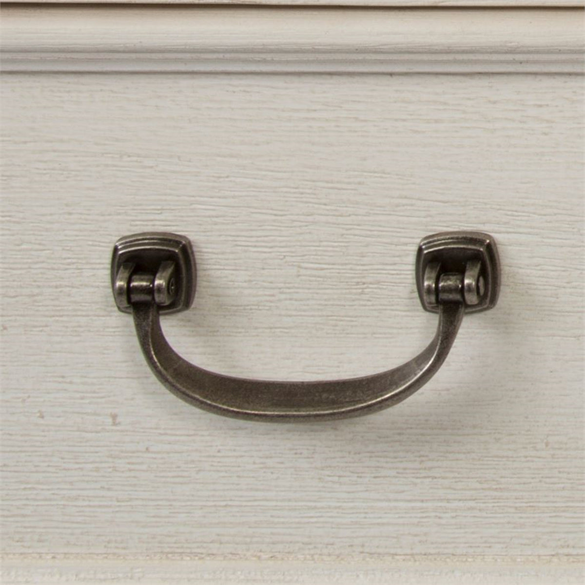 Liberty Funiture Bayside Gentleman's Chest in Antique White