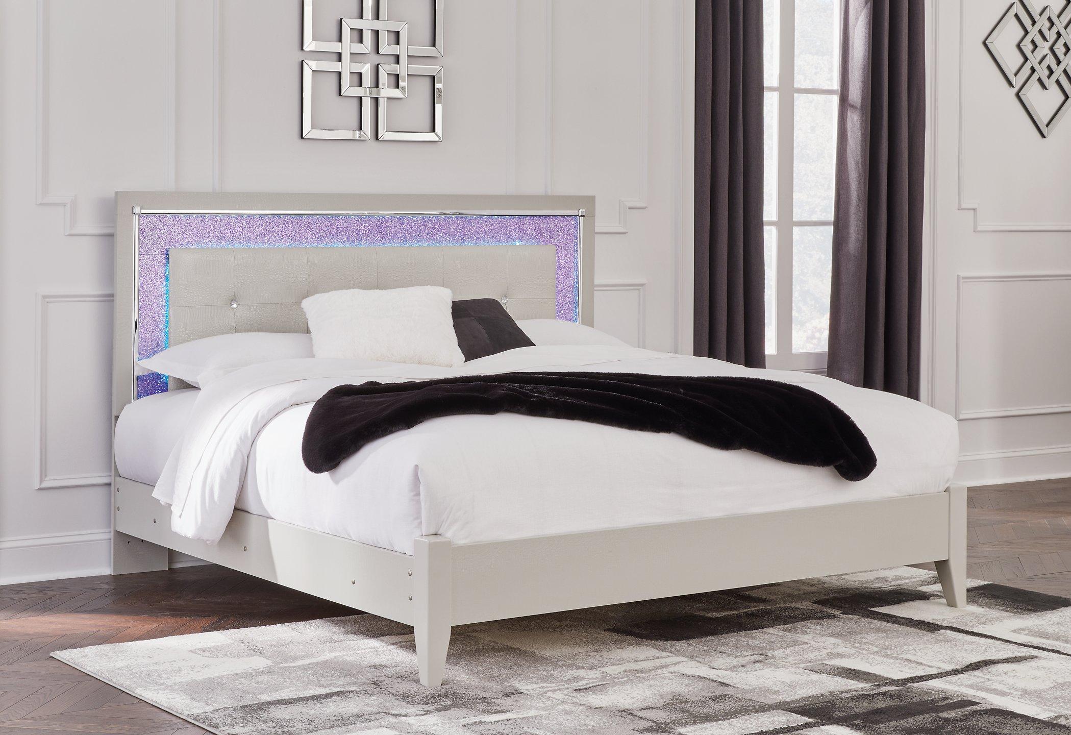 Zyniden Upholstered Bed image