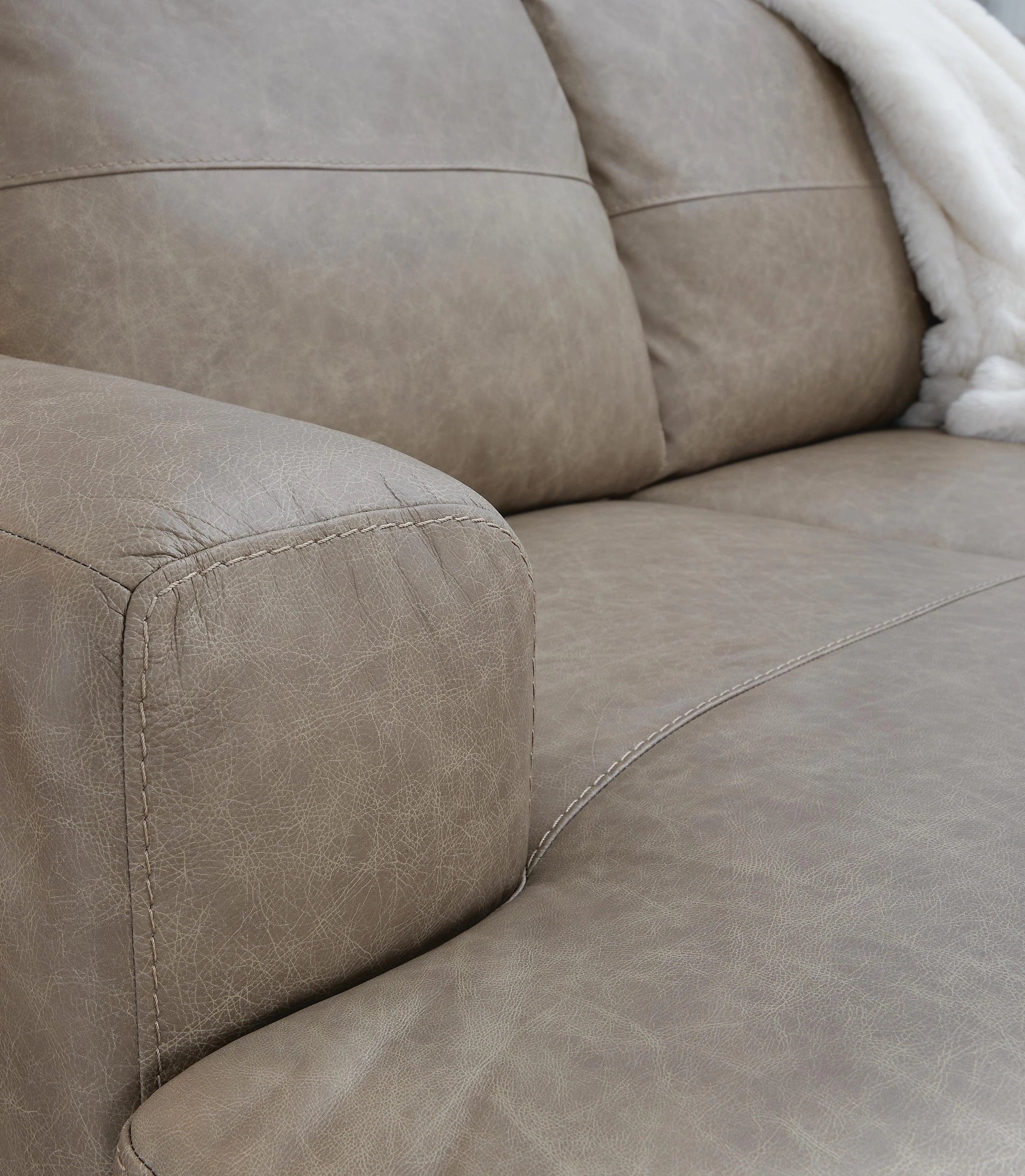 Amuleto Sectional with Chaise
