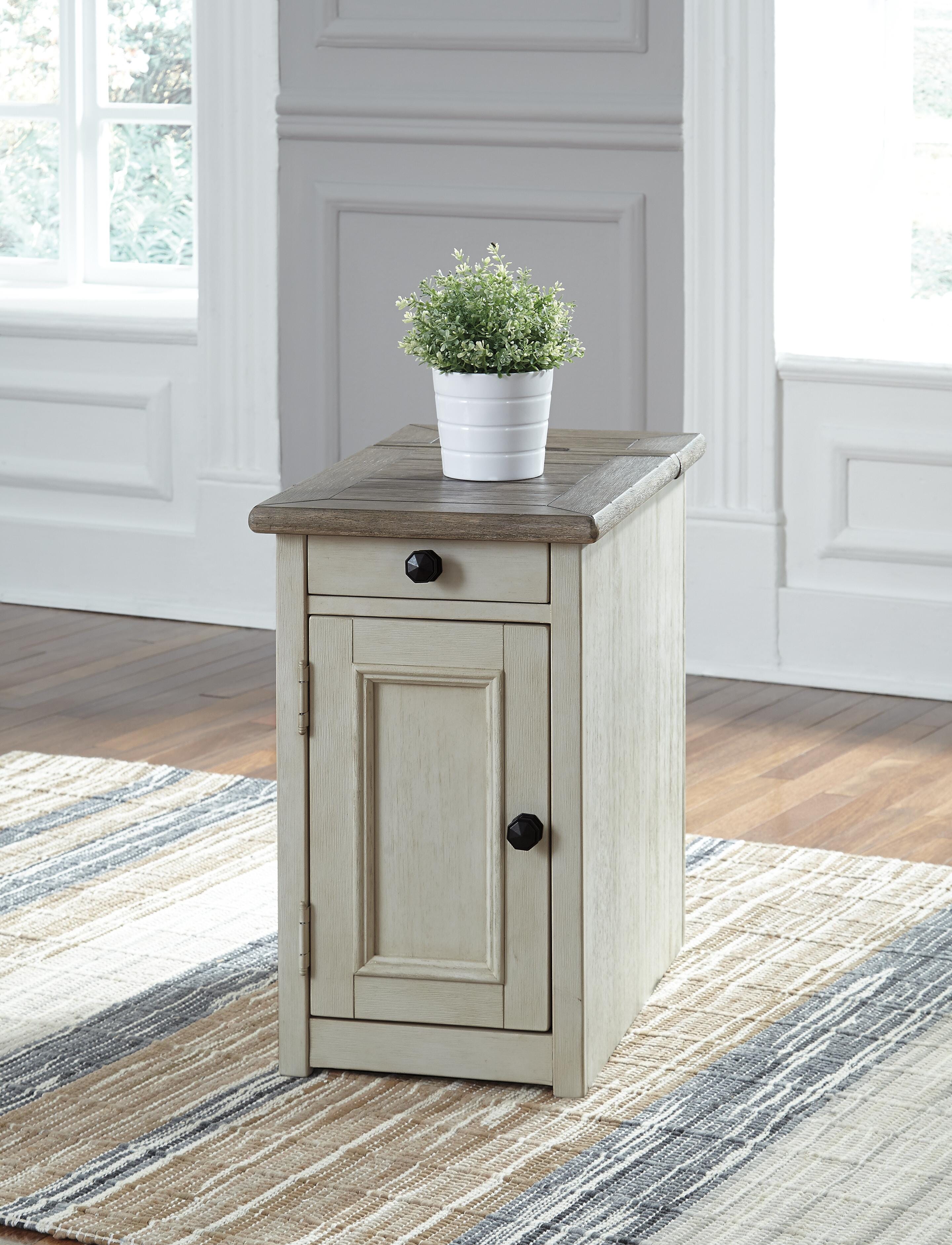 Bolanburg Table Set